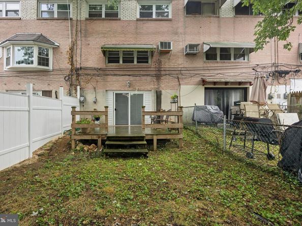 2115 Ravenwood Road, Folcroft PA 19032