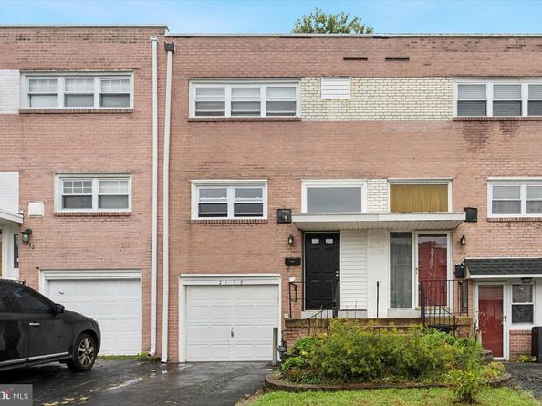 2115 Ravenwood Road, Folcroft PA 19032