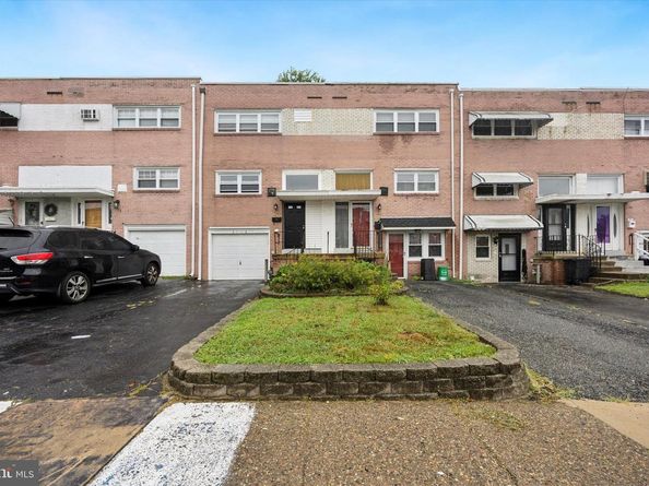 2115 Ravenwood Road, Folcroft PA 19032
