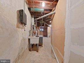 5929 N Leithgow Street, Philadelphia PA 19120
