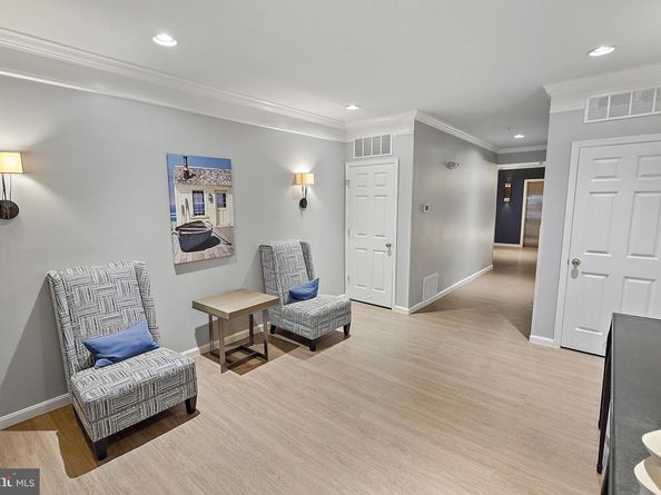 5116 Donovan Drive 105, Alexandria VA 22304
