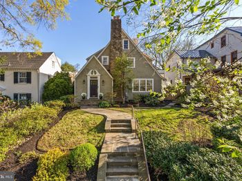 3318 Quesada Street NW