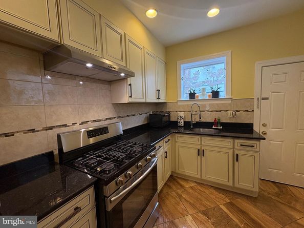 2251 S Hemberger Street, Philadelphia PA 19145