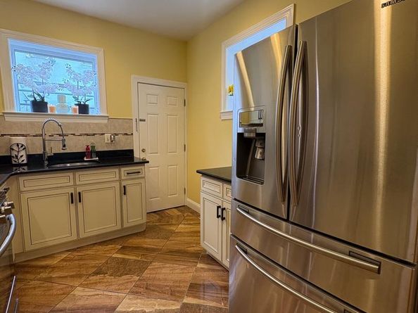 2251 S Hemberger Street, Philadelphia PA 19145
