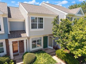 46703 Atwood Square, Sterling VA 20164