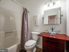 275 S Pickett Street 201, Alexandria VA 22304