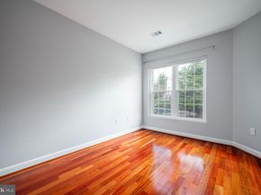 275 S Pickett Street 201, Alexandria VA 22304