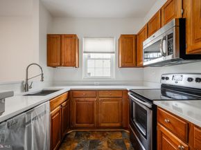 275 S Pickett Street 201, Alexandria VA 22304