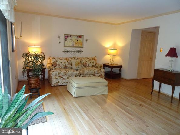 1102 Seminole Gardens, Ambler PA 19002