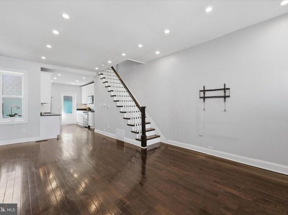 308 Roseberry Street, Philadelphia PA 19148