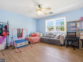 160 Toll Drive, Southampton PA 18966