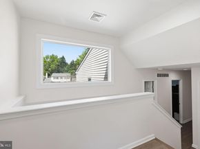 160 Toll Drive, Southampton PA 18966