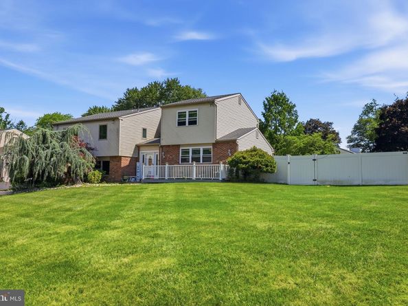 160 Toll Drive, Southampton PA 18966