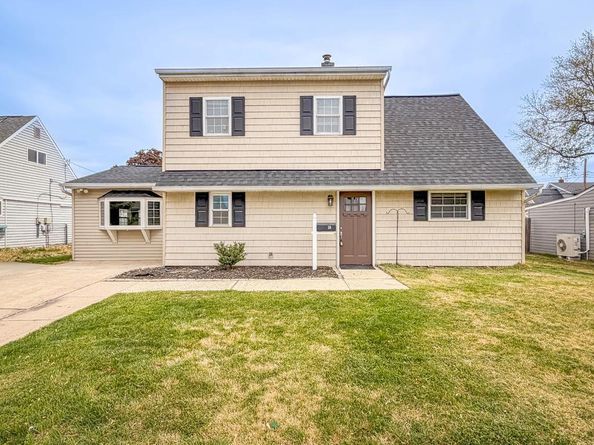 70 Huckleberry Lane, Levittown PA 19055