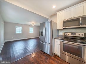 70 Huckleberry Lane, Levittown PA 19055