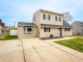 70 Huckleberry Lane, Levittown PA 19055