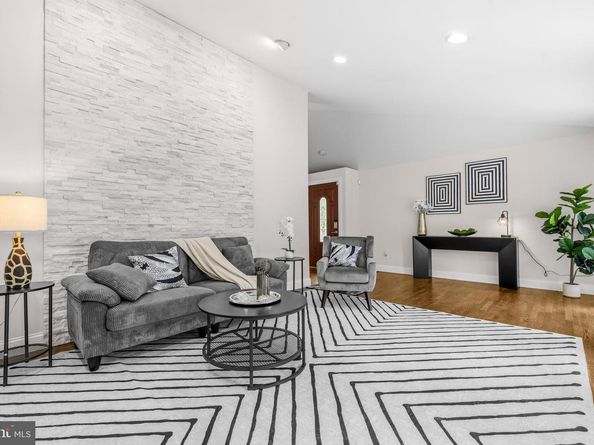 9416 Holbrook Lane, Potomac MD 20854