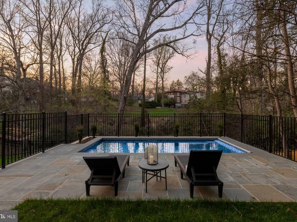 2733 Chesapeake Street NW, Washington DC 20008