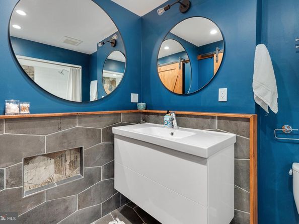 2903 S Woodstock Street B, Arlington VA 22206
