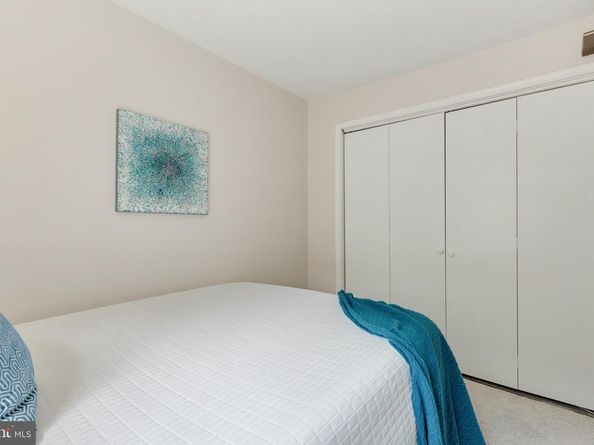 2903 S Woodstock Street B, Arlington VA 22206
