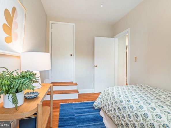 2532 I Street NW, Washington DC 20037