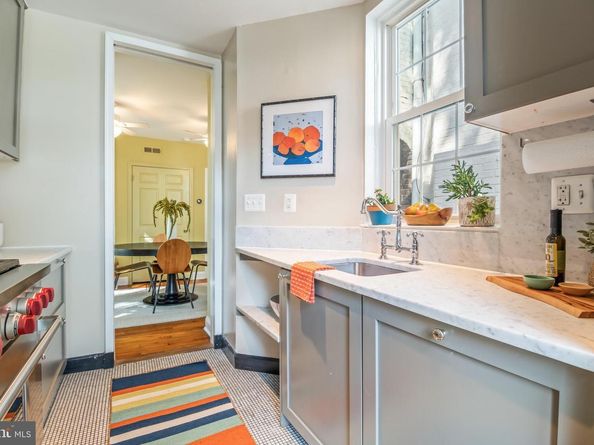 2532 I Street NW, Washington DC 20037
