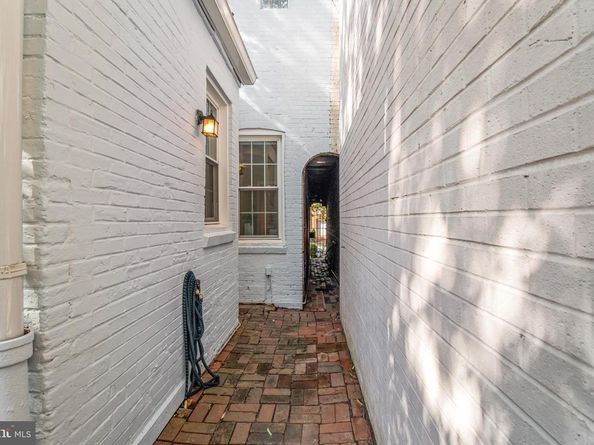 2532 I Street NW, Washington DC 20037