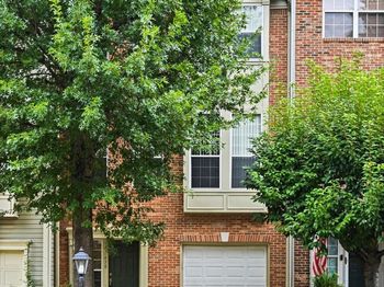 47630 Sandbank Square