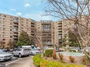 8370 Greensboro Drive 310, Mclean VA 22102
