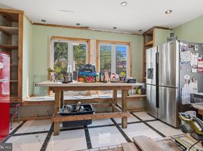 8962 Ridge Avenue, Philadelphia PA 19128
