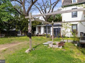 8962 Ridge Avenue, Philadelphia PA 19128