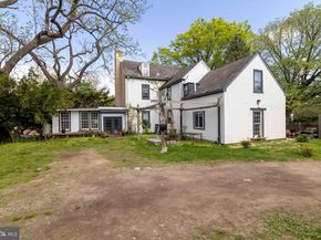 8962 Ridge Avenue, Philadelphia PA 19128