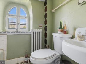 8962 Ridge Avenue, Philadelphia PA 19128