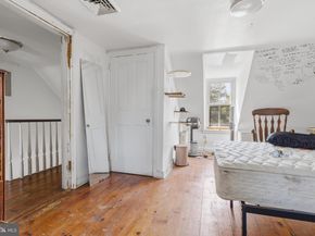 8962 Ridge Avenue, Philadelphia PA 19128