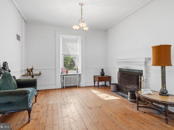8962 Ridge Avenue, Philadelphia PA 19128