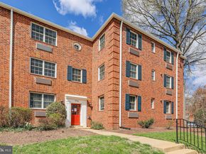 1718 W Abingdon Drive 103, Alexandria VA 22314