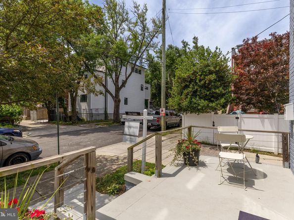 729 Roxboro Place NW, Washington DC 20011