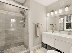 729 Roxboro Place NW, Washington DC 20011