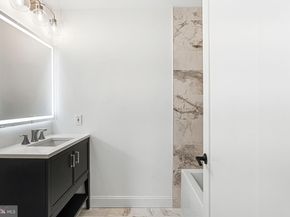 306 S 10TH Street C, Philadelphia PA 19107