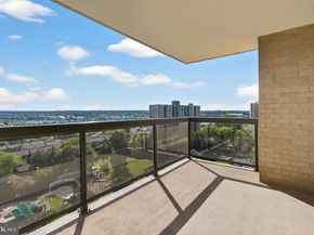 205 Yoakum Parkway 1511, Alexandria VA 22304