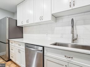 214 Park Terrace Court SE 88, Vienna VA 22180