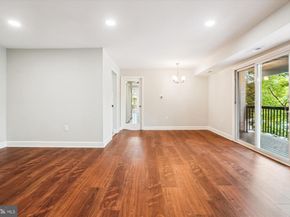 214 Park Terrace Court SE 88, Vienna VA 22180