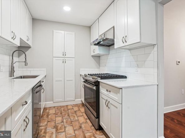 214 Park Terrace Court SE 88, Vienna VA 22180