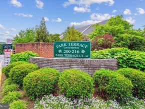 214 Park Terrace Court SE 88, Vienna VA 22180