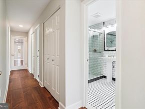 214 Park Terrace Court SE 88, Vienna VA 22180