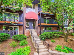 214 Park Terrace Court SE 88, Vienna VA 22180