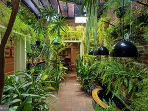 519 Pine Street, Philadelphia PA 19106