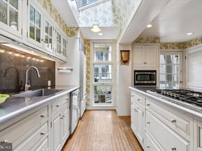 519 Pine Street, Philadelphia PA 19106