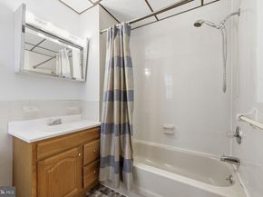 1713 South Street, Philadelphia PA 19146