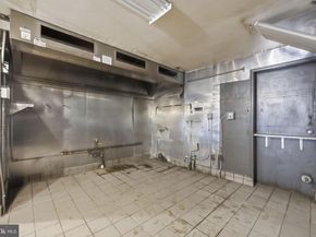 1713 South Street, Philadelphia PA 19146